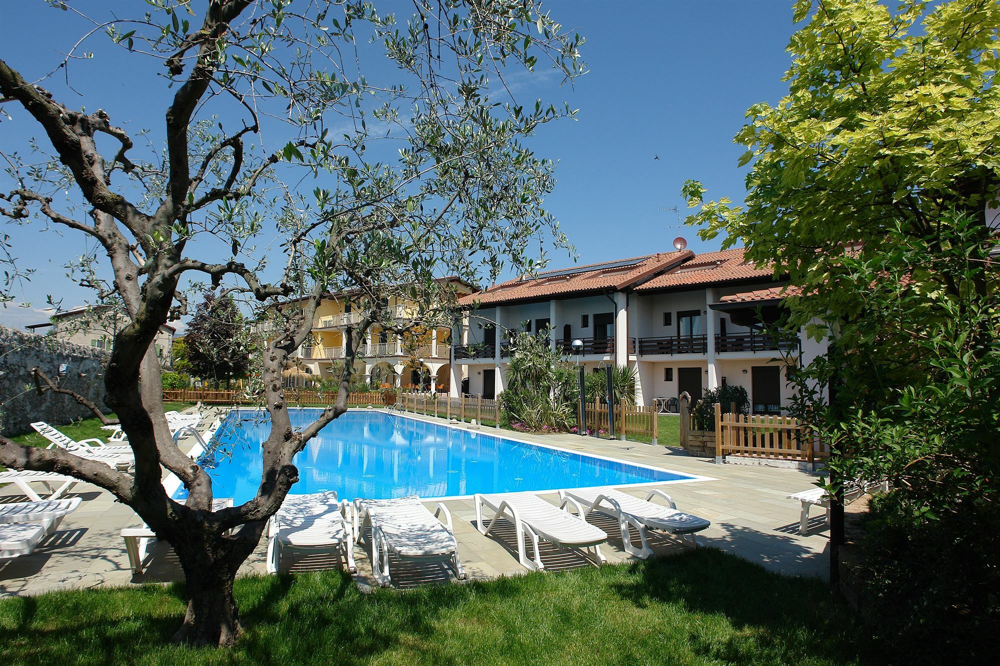 Spa Hotel Splendid Sole Манерба дел Гарда Екстериор снимка